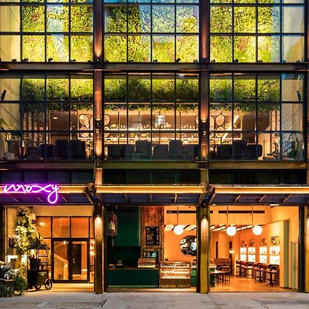 Moxy Nyc Chelsea Hotel New York Bagian luar foto