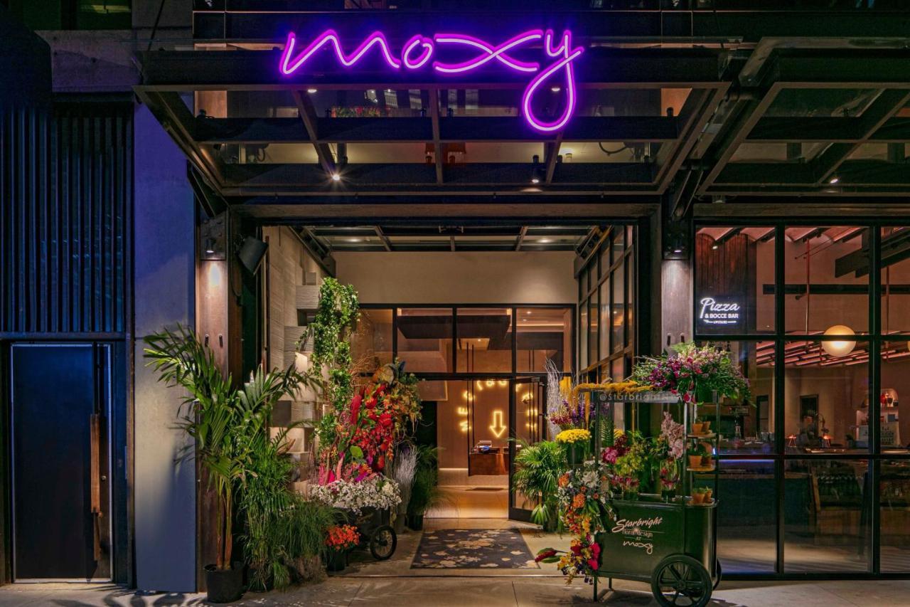 Moxy Nyc Chelsea Hotel New York Bagian luar foto