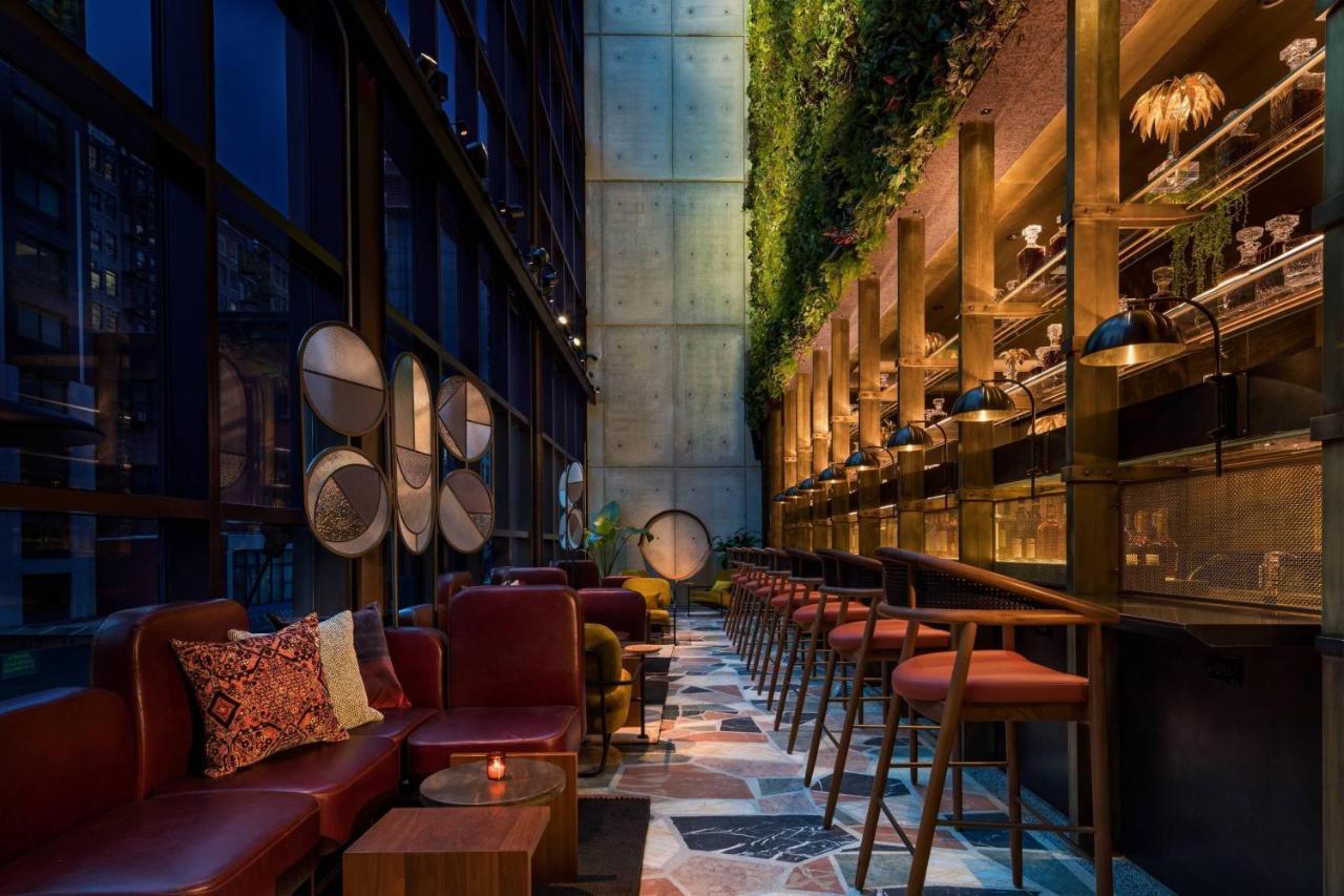 Moxy Nyc Chelsea Hotel New York Bagian luar foto