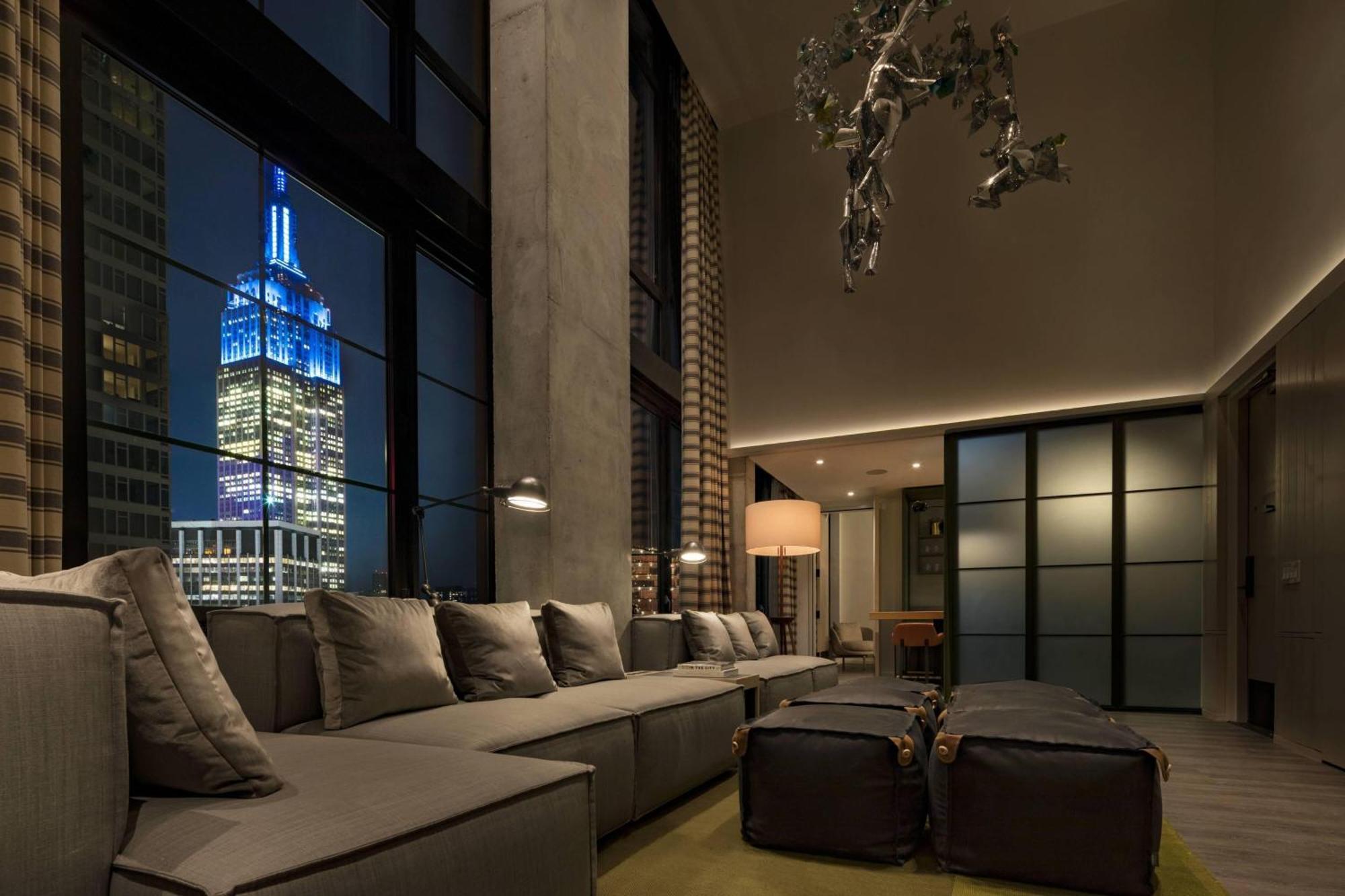 Moxy Nyc Chelsea Hotel New York Bagian luar foto