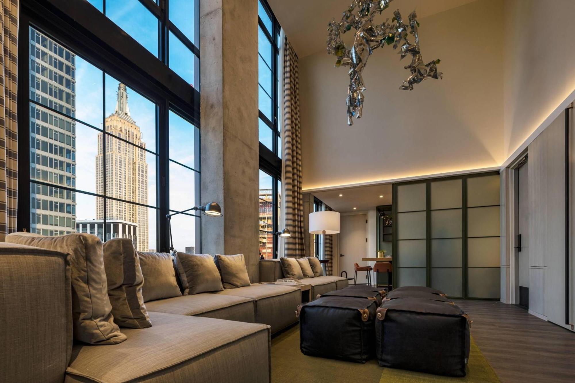 Moxy Nyc Chelsea Hotel New York Bagian luar foto