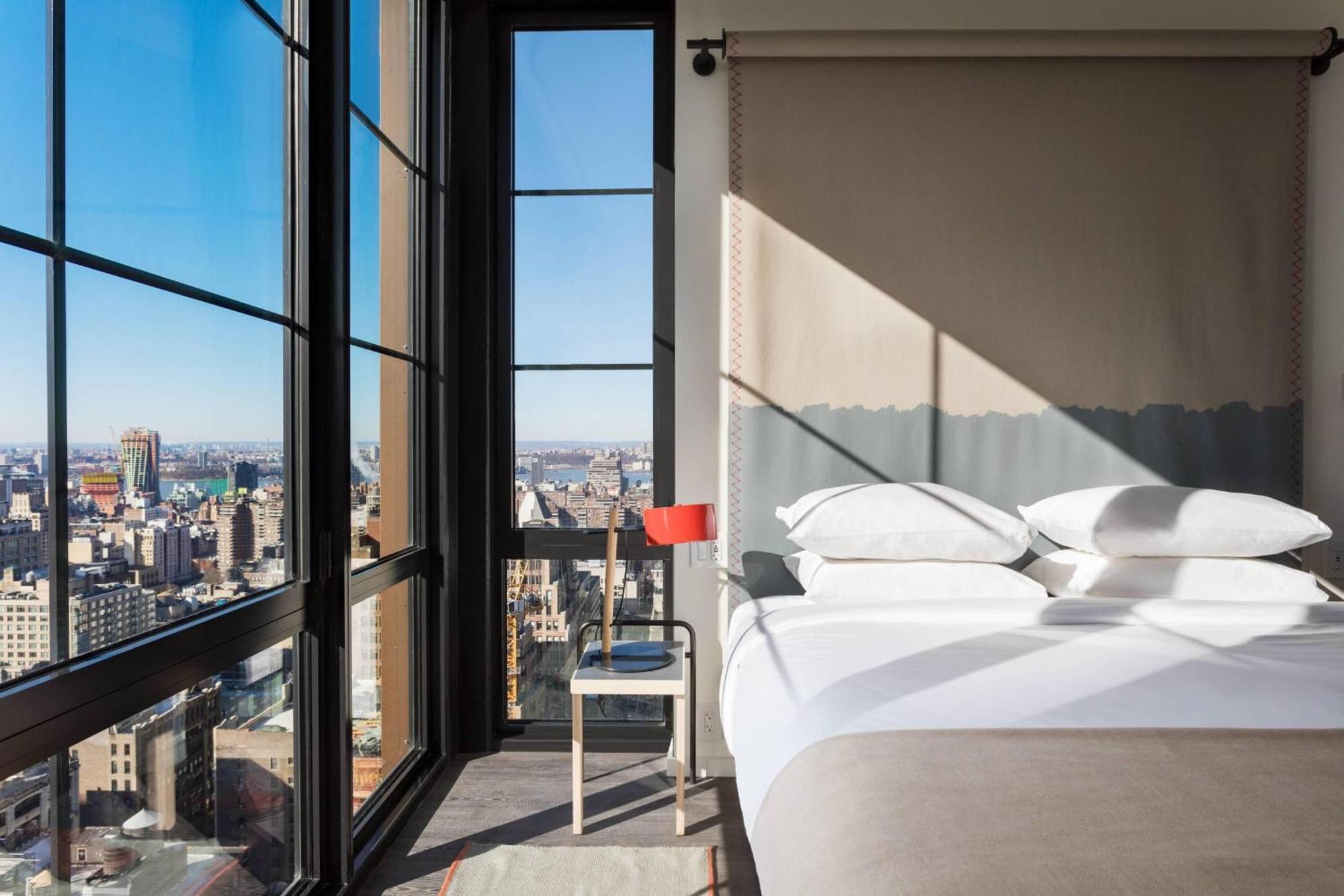 Moxy Nyc Chelsea Hotel New York Bagian luar foto