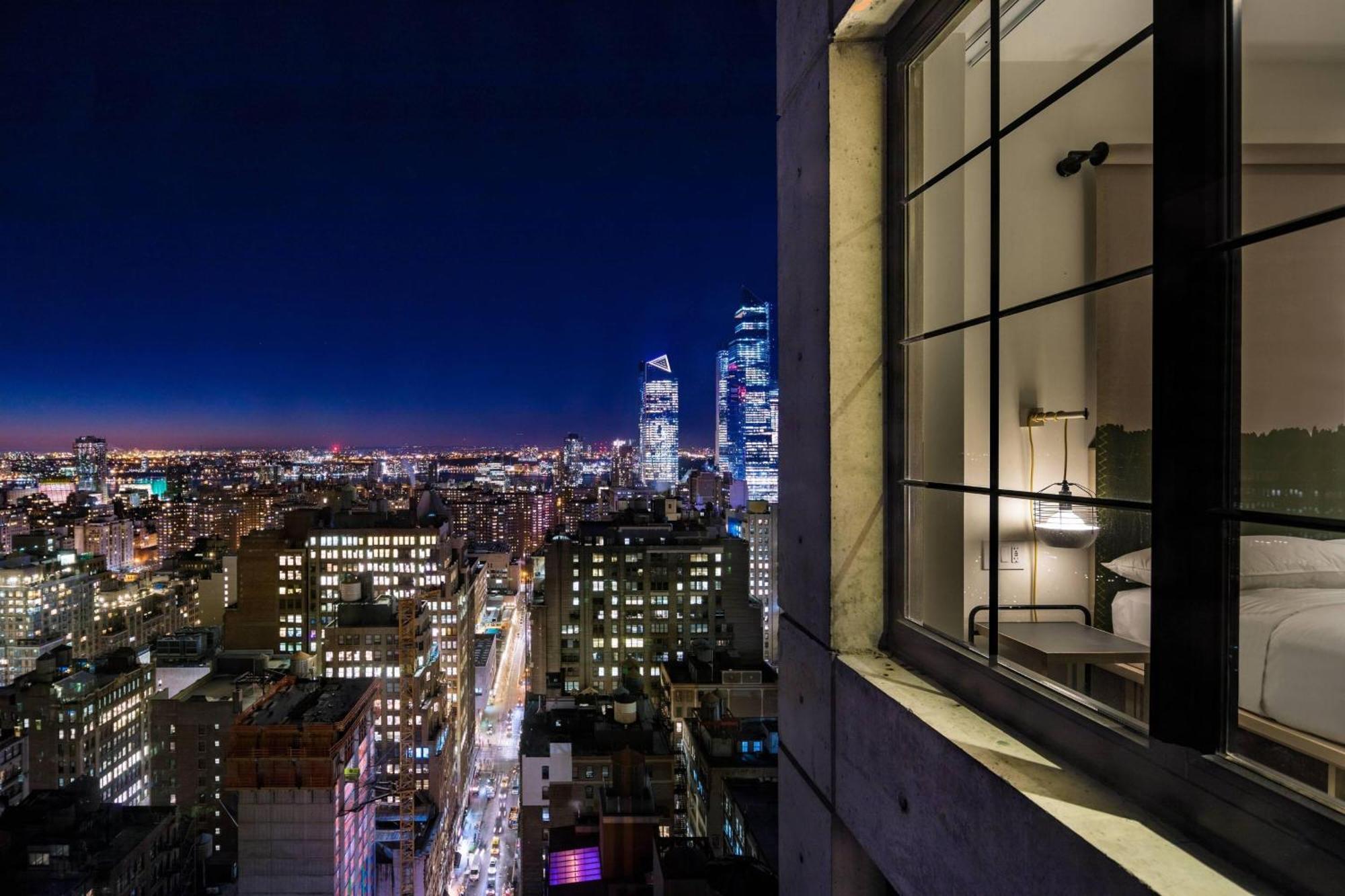 Moxy Nyc Chelsea Hotel New York Bagian luar foto