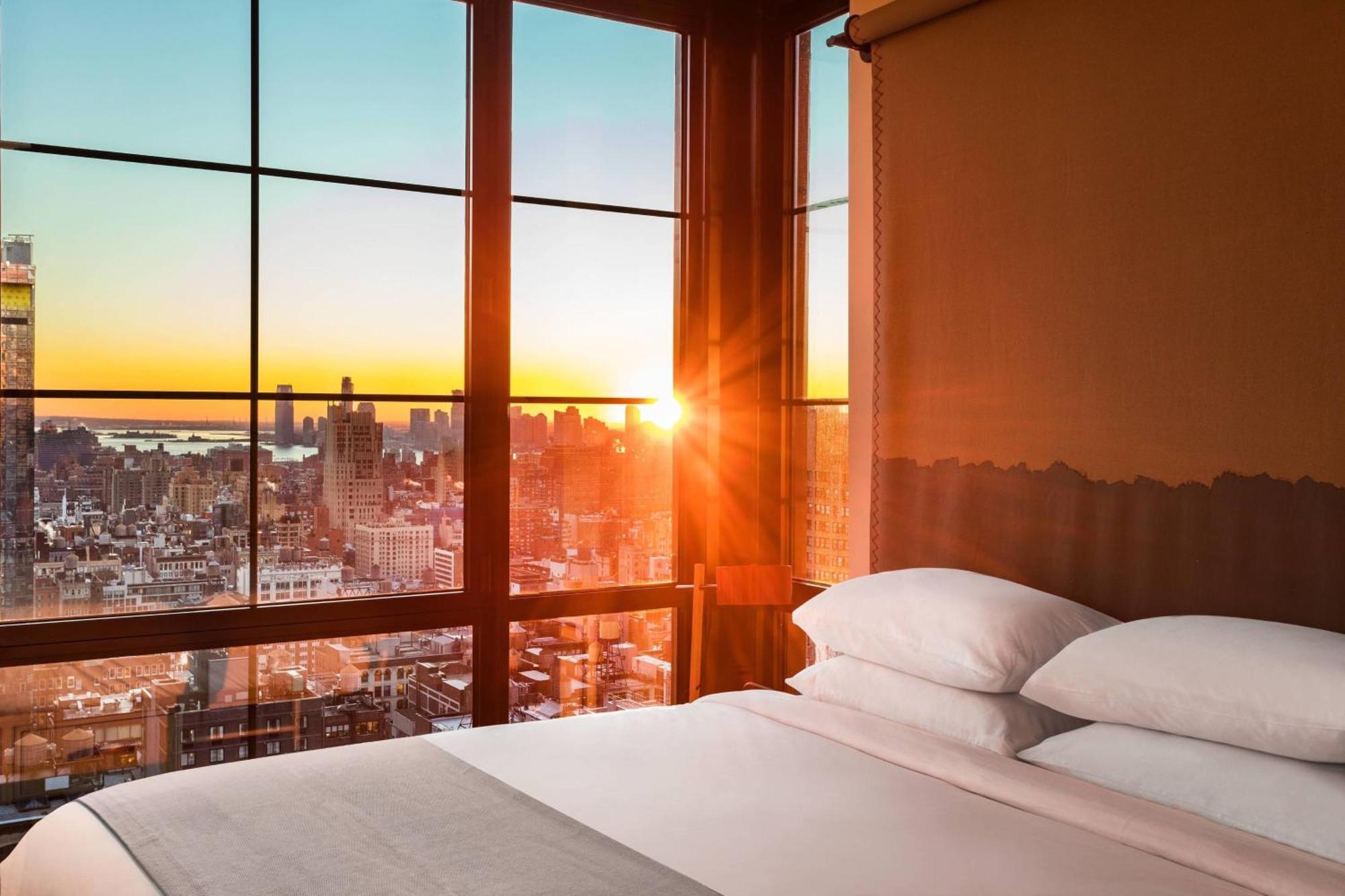 Moxy Nyc Chelsea Hotel New York Bagian luar foto