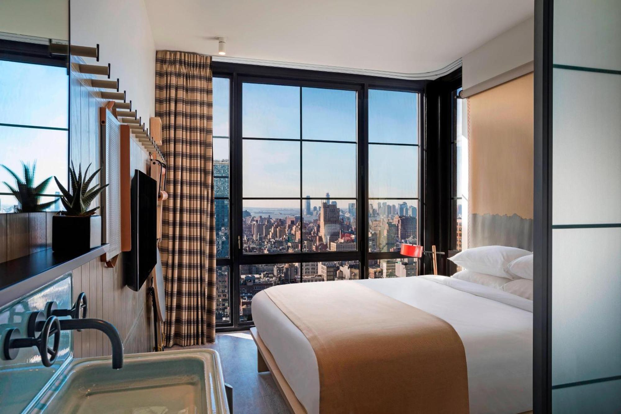 Moxy Nyc Chelsea Hotel New York Bagian luar foto