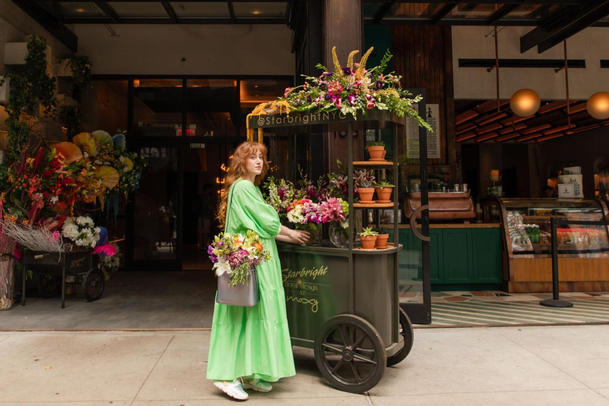 Moxy Nyc Chelsea Hotel New York Bagian luar foto