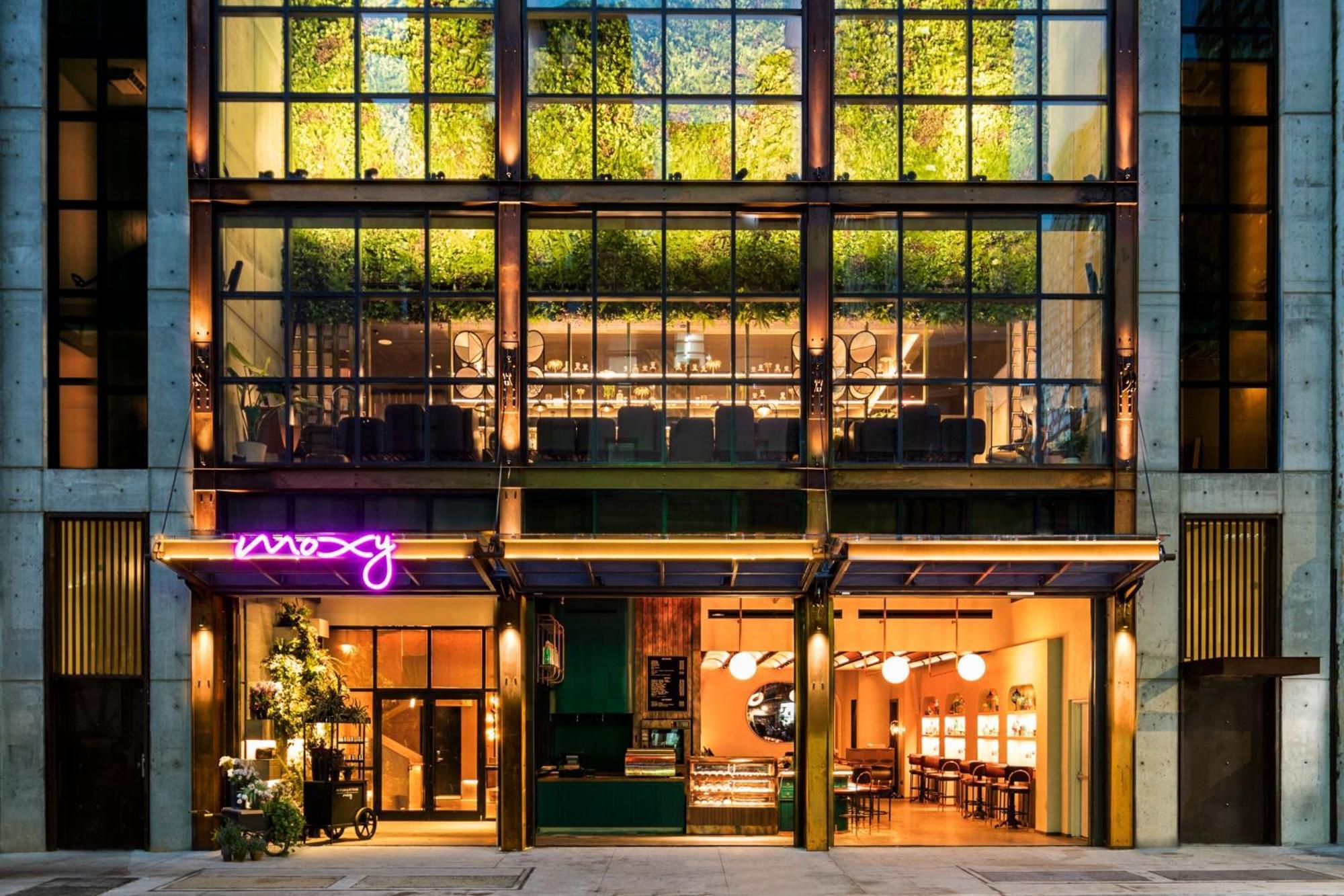 Moxy Nyc Chelsea Hotel New York Bagian luar foto