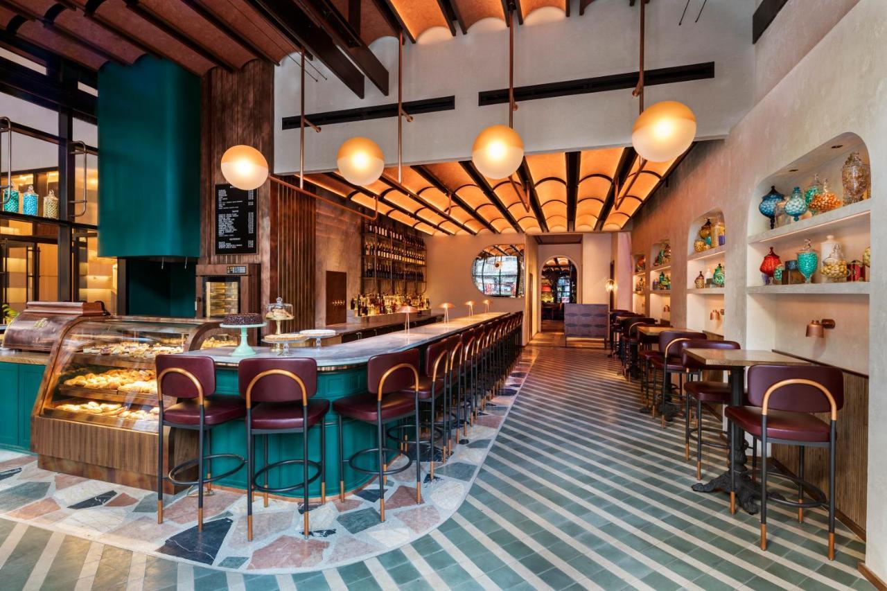 Moxy Nyc Chelsea Hotel New York Bagian luar foto