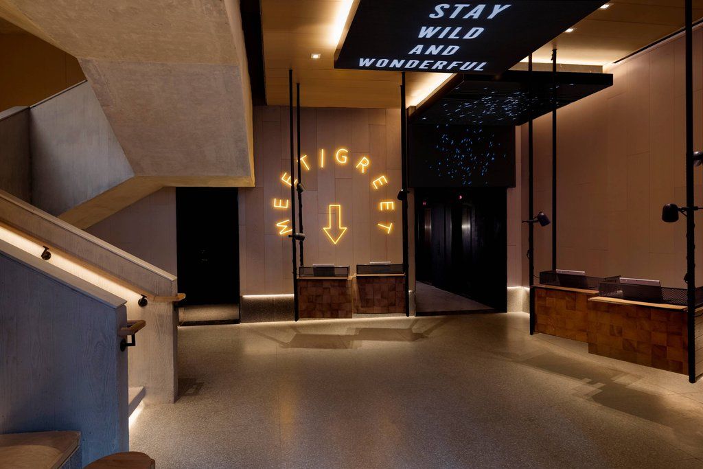 Moxy Nyc Chelsea Hotel New York Bagian luar foto