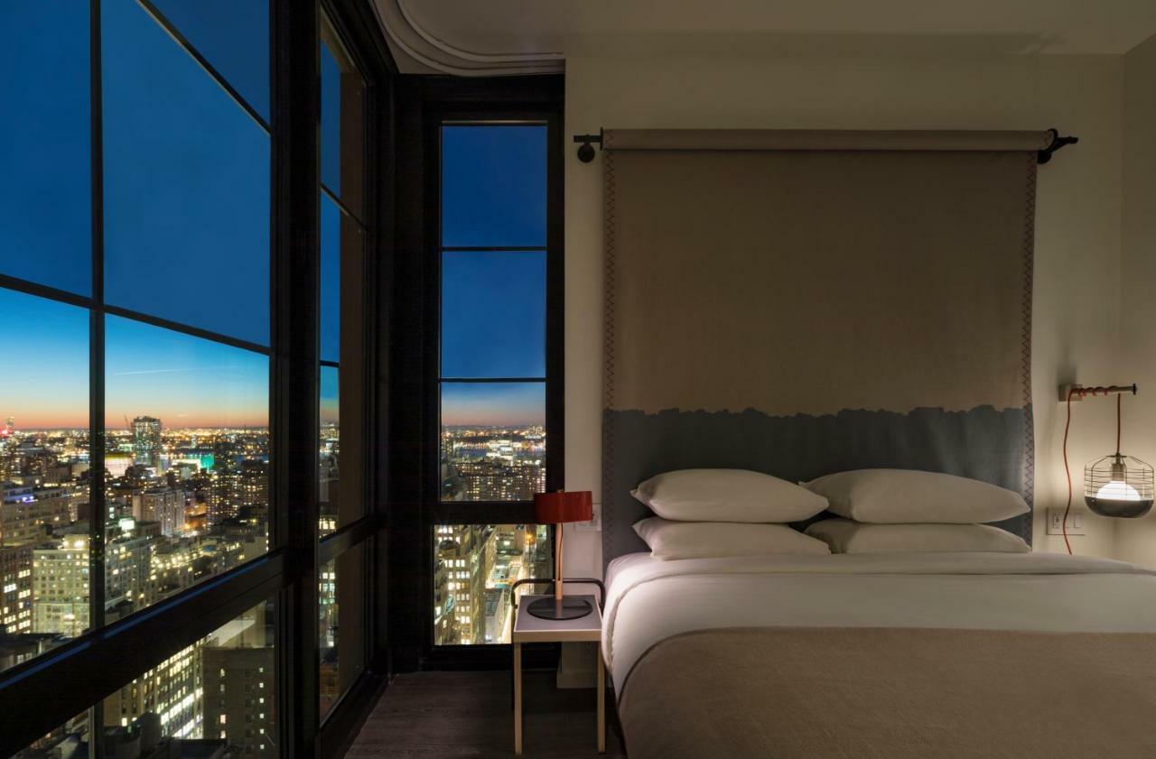 Moxy Nyc Chelsea Hotel New York Bagian luar foto